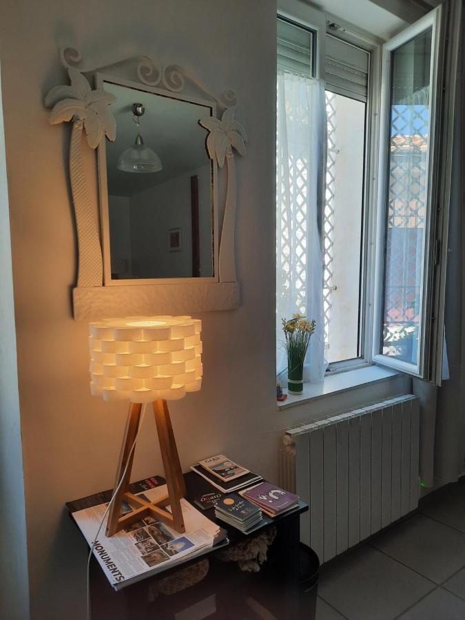 Agreable Appartement T2 Proche Centre Nimes Luaran gambar